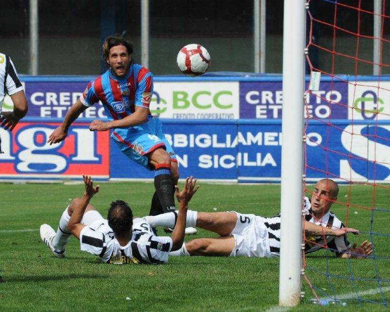 Catania vs Juventus (2010)