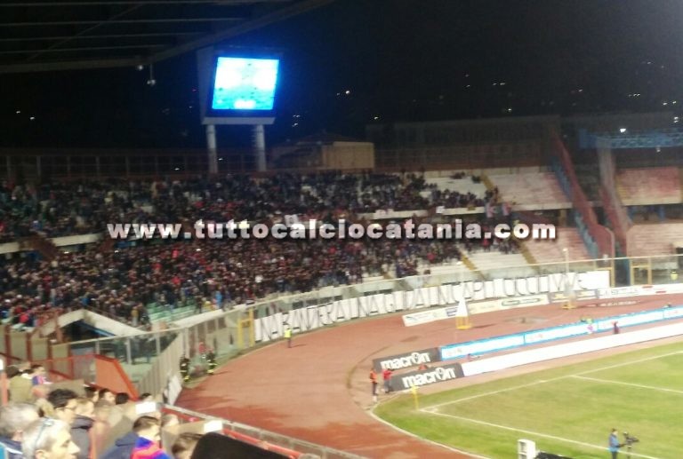 CATANIA: spettacolo in campo e sugli spalti, tifosi e squadra uniti per Ciccio Famoso