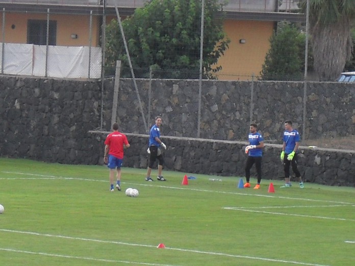 I portieri del Catania: Pisseri, Martinez e Matosevic