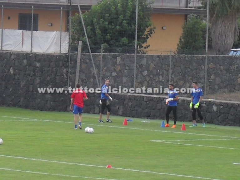 I portieri del Catania: Pisseri, Martinez e Matosevic