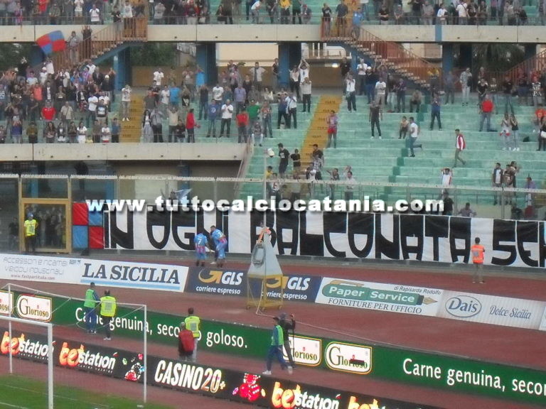 Esultanza Catania in Curva Sud