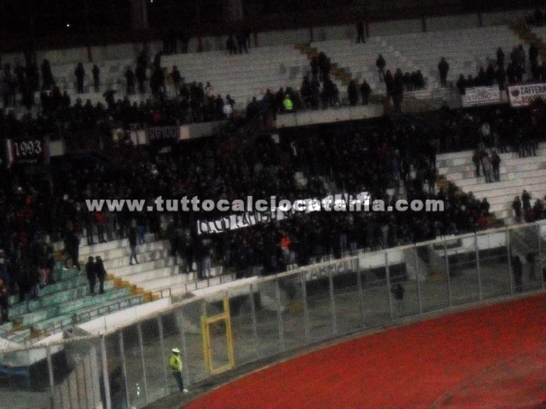 CATANIA: Curve in rispettoso silenzio per Ciccio Famoso, mentre i tifosi dell’Andria…