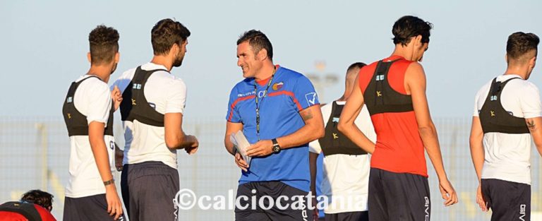 TORRE DEL GRIFO: Catania in ritiro, primo giorno di lavoro con prove di 3-5-2. Sabato doppia seduta