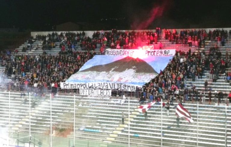 ULTRAS REGGINA: gemellaggi e rivalità sportive. Il Catania e quello striscione del 2017…
