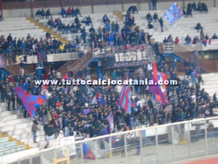CATANIA – COSENZA: 2.542 presenze al “Massimino”, Curve a sostegno nonostante il ko