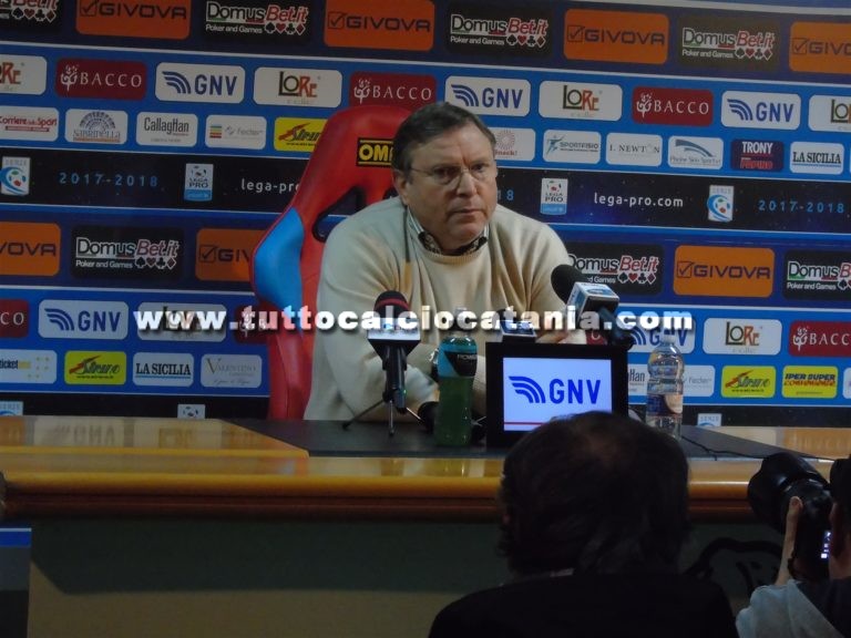 LO MONACO: “Non ho nulla contro il Lecce. La gara del ‘Via del Mare’ può dire tanto. Sul mercato stiamo per definire altre situazioni. Caccavallo ha fatto vedere buone cose. Con la Casertana uno shock. Manto erboso, condizioni migliori a fine febbraio”