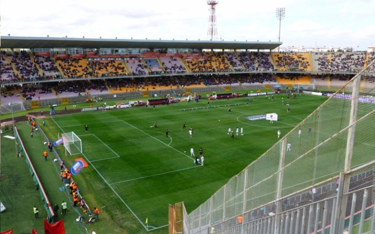 LECCE – CATANIA: formazioni ufficiali. Biagianti out, Caccavallo in campo dal 1′
