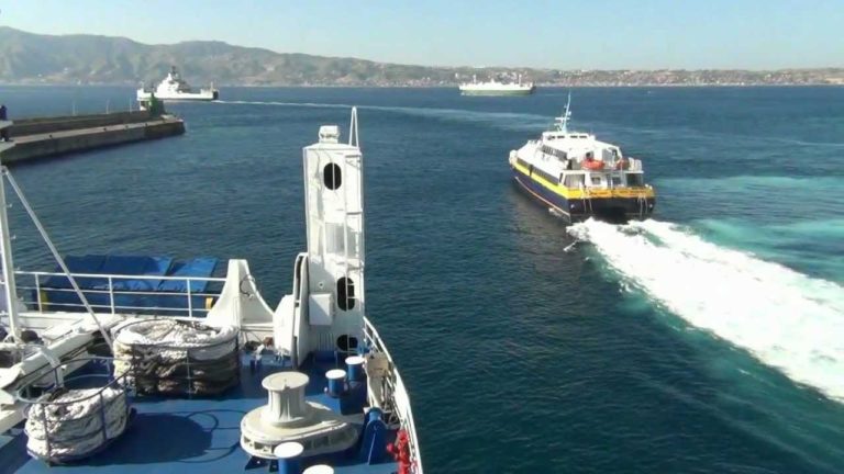 BRUCCINI (Cosenza): piccola disavventura al ritorno in Calabria, perde il traghetto!