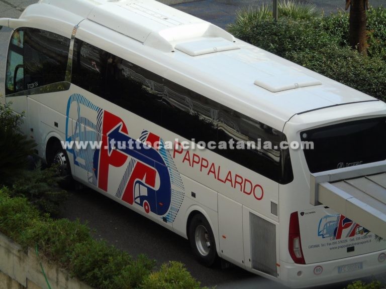 CATANIA: bus squadra in partenza per la Calabria alle 14