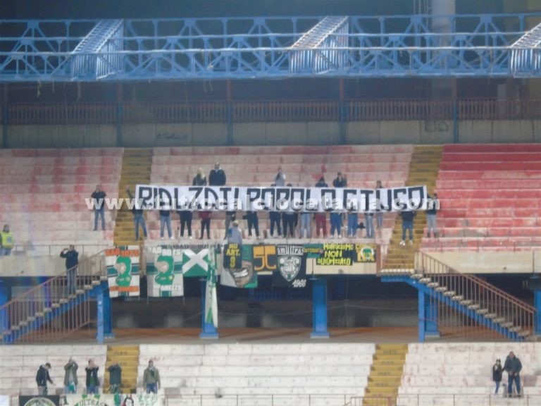 CATANIA – MONOPOLI: la vittoria del rispetto, applausi per tutti. Tifosi ospiti si stringono attorno alla città etnea