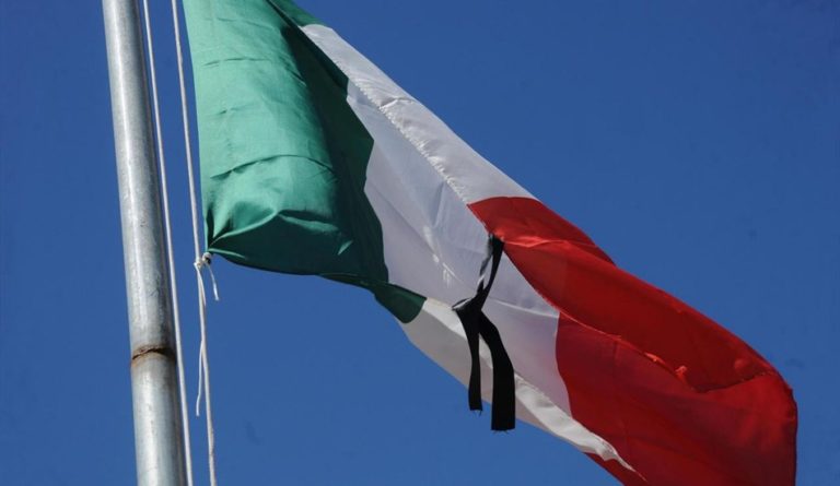 LEGA PRO: bandiera Italia a mezz’asta ricordando il giornalista Megalizzi