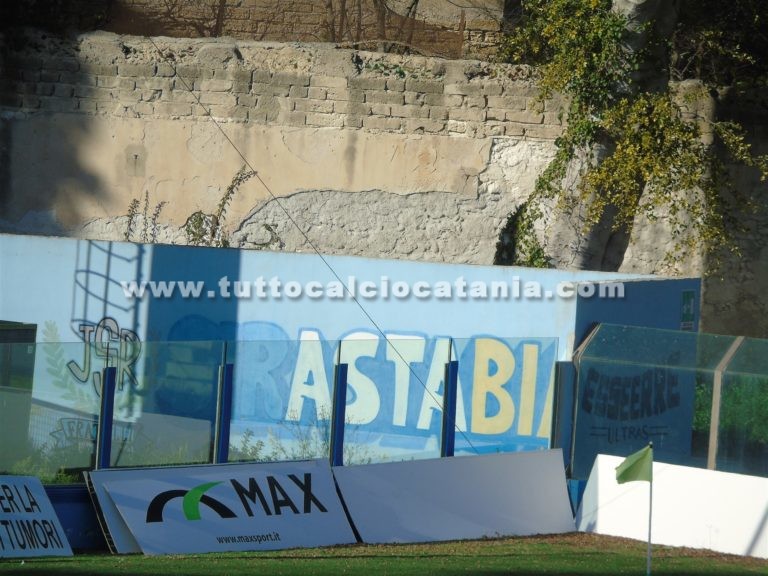 ULTRAS JUVE STABIA: gemellaggi e rivalità. Grande vicinanza con Siracusa, inimicizia con Catania