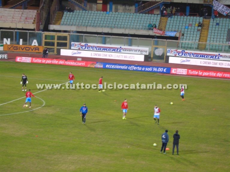 CATANIA – RENDE (foto): riscaldamento pre-gara, immagini dalla Tribuna Stampa
