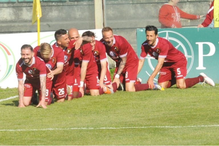 STRAMBELLI (Reggina): rispolvera via social il trenino fatto col Catania