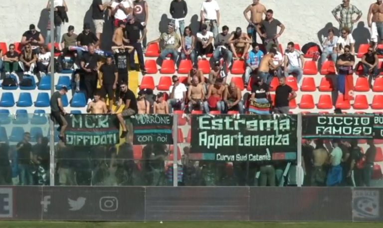 TIFOSI ETNEI IN PROTESTA: stadio abbandonato già al 60′ tra gli applausi del pubblico di Vibo