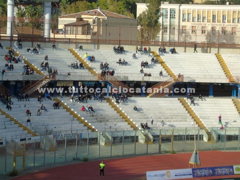 CATANIA: prosegue lo sciopero del tifo organizzato