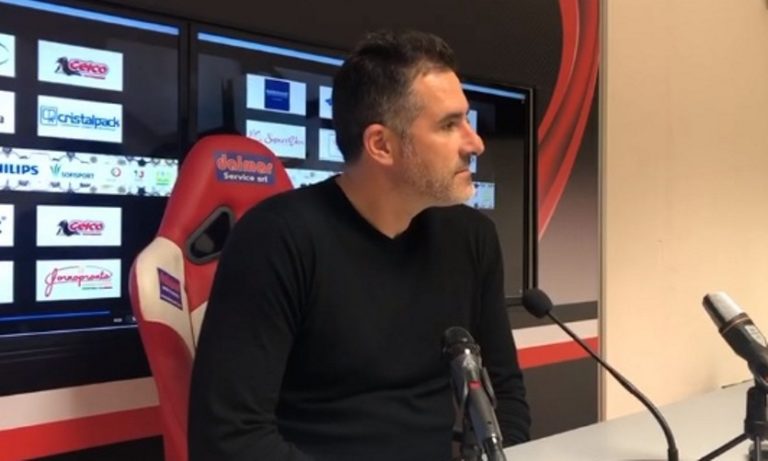 LUCARELLI: “Punto importante, ma dobbiamo provare a vincerle tutte. Infortunio Di Piazza? Sono preoccupato…”