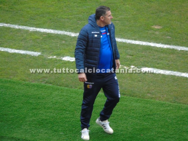 CATANIA – AVELLINO:  la gara vissuta sugli spalti. Lucarelli acclamato dai tifosi. Presente anche un gruppo ultras messinese