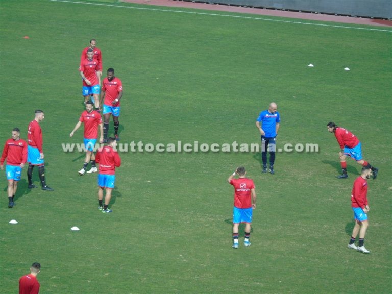 CATANIA – MONOPOLI (foto): riscaldamento pre-gara
