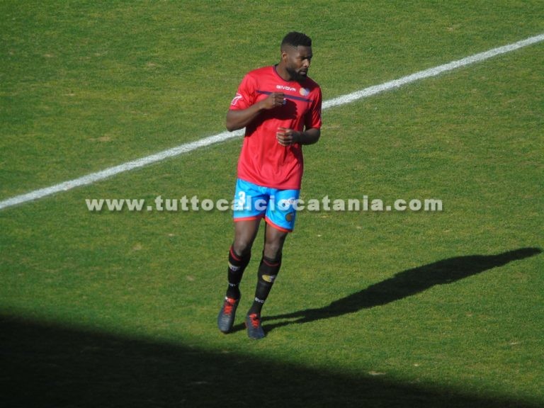 EX ROSSAZZURRI – Tempi duri per Salandria e Mbende. Il Pres. della Viterbese: “In ritiro finchè necessario…”