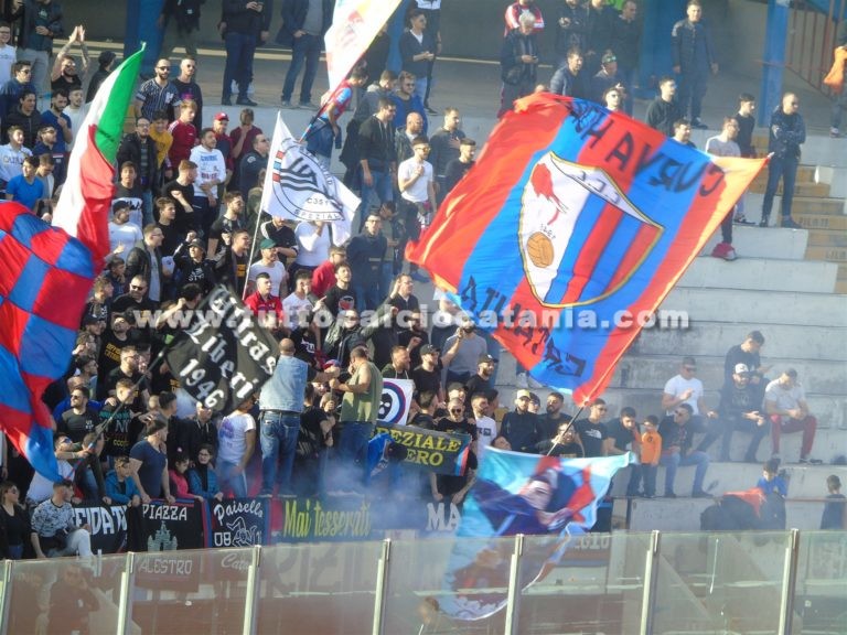 STADI POST-COVID: tifo, ridisegnare il sistema delle trasferte. C’è l’apertura del viceministro Crimi