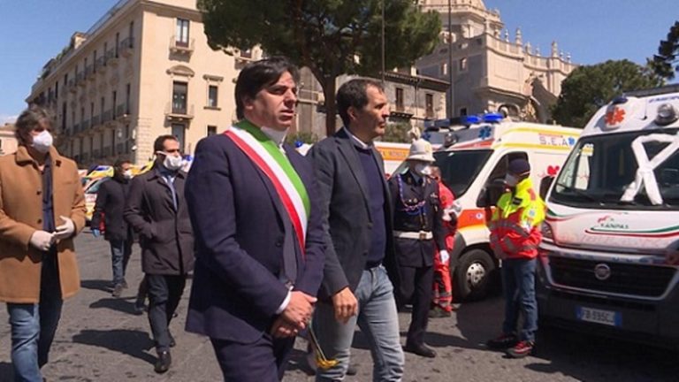 COMUNE DI CATANIA: Coronavirus, il sindaco ha commemorato le vittime in Piazza Duomo