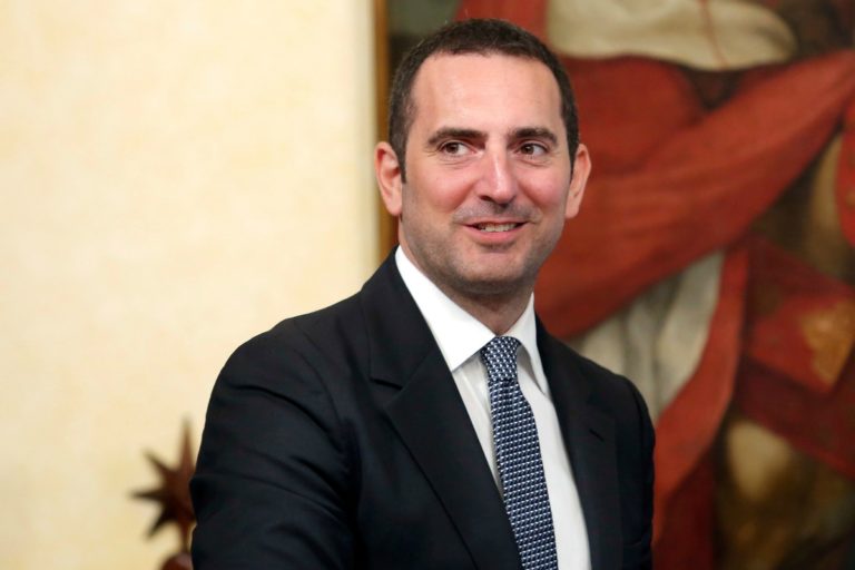 MINISTRO DELLO SPORT: “Tamponi ai giocatori solo a 48 ore dal fischio d’inizio”