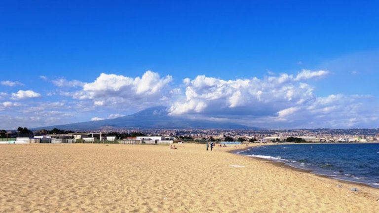 CORONAVIRUS A CATANIA: l’estate riparte dalla Playa