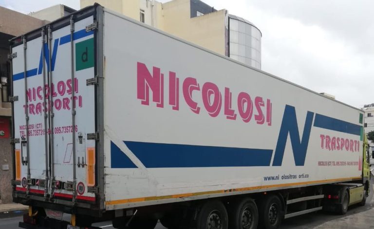 NICOLOSI TRASPORTI: su Instagram figura il presunto slogan della Campagna Abbonamenti