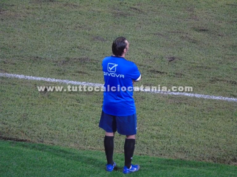 FAI LA FORMAZIONE: Bari-Catania, sostituisciti al mister Raffaele