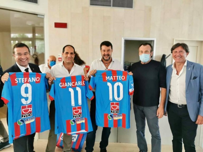 LA DOMENICA ALLO STADIO: “La Curva è per il Catania, fuori la politica…”