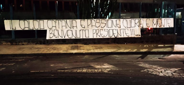 TACOPINA: striscione di benvenuto della Curva Nord