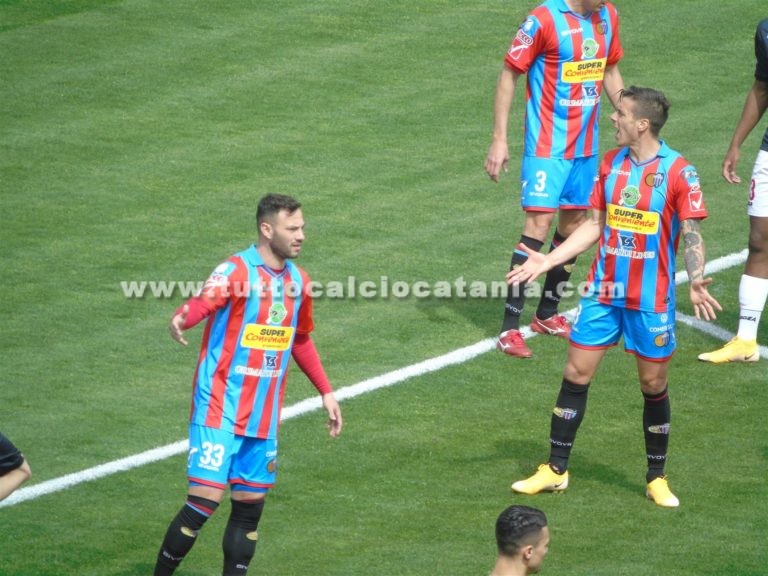 CATANIA – TERAMO, commenti social: “Squadra e allenatore, sveglia! Inguardabili e senza gioco”