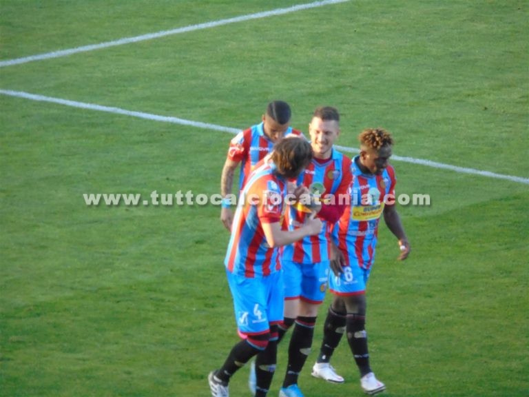 FUTURO CATANIA: i giocatori attendono l’esito della partita dell’extra campo