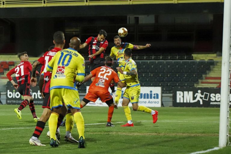 DOPPIA RIMONTA: il Catania strappa il pari a Foggia