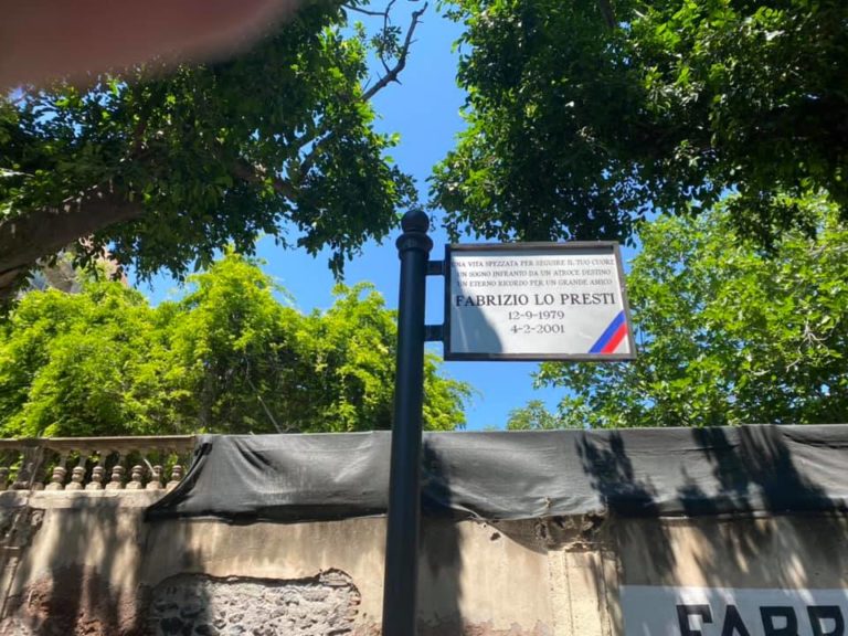 FABRIZIO – Targa commemorativa in Piazza Dante, il Sindaco: “Il ricordo continuerà a vivere per sempre”