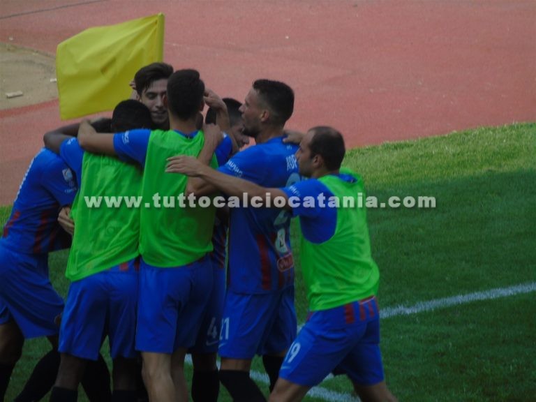 IL CATANIA NON MOLLA: in un clima burrascoso i rossazzurri rispondono, questa squadra merita una società all’altezza