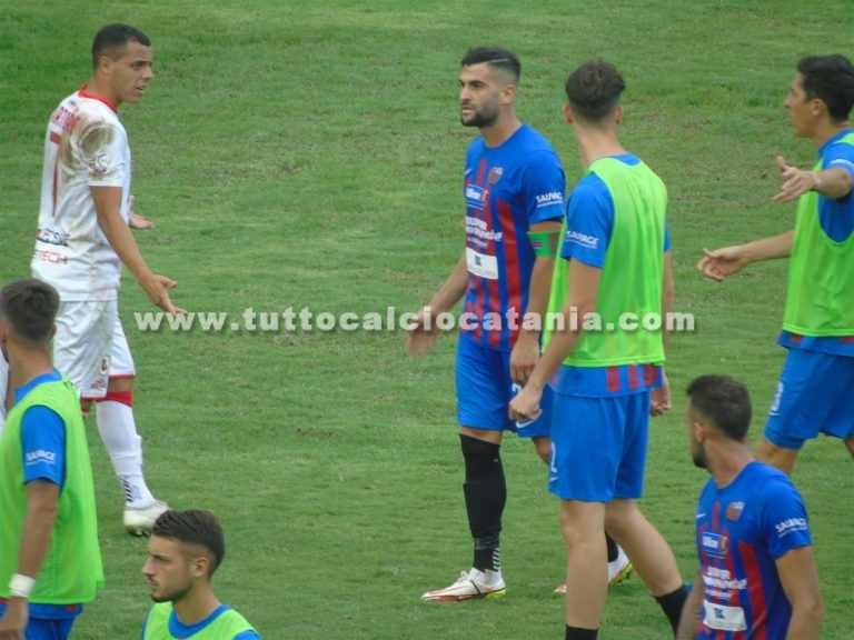 LA SICILIA: “Catania, basta vittimismo. Lasciare il fondo classifica”
