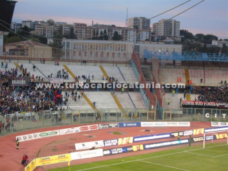 CATANIA-FOGGIA: scontri tra ultras nel post gara