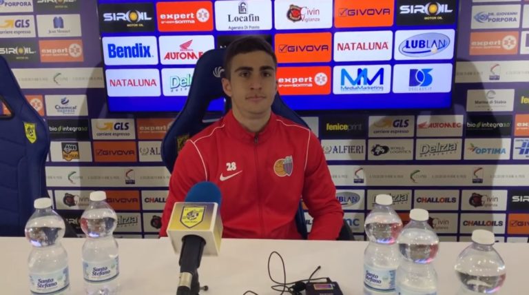 SIMONETTI: “La penalizzazione ci ha caricato. Sono stato subito coccolato dai tifosi. Vincere a Castellammare tanta roba. Tutti allo stadio!”