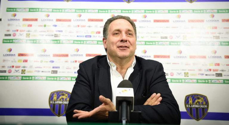 LA SICILIA – Mancini vuole entrare in campo, creato logo F.C. Catania 1946
