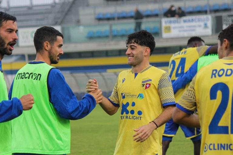 MERCATO – Ex rossazzurri: Pannitteri si trasferisce ufficialmente al Crotone