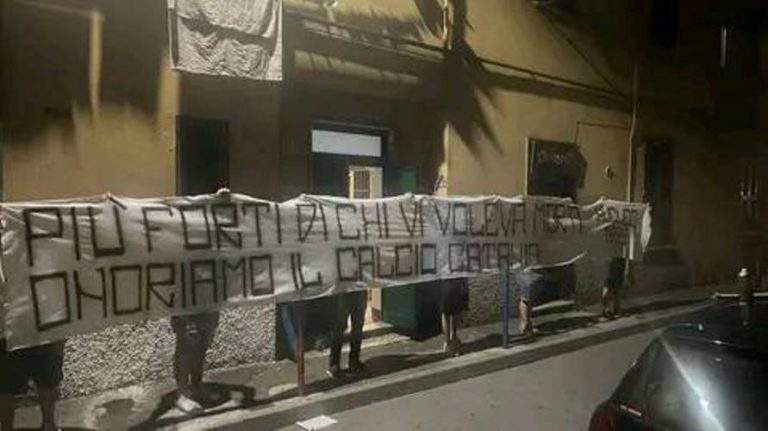 ULTRAS GENOA: “Più forti di chi vi voleva morti. Onoriamo il Calcio Catania”