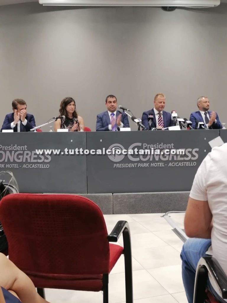 CATANIA: c’è la fila per vestire la maglia rossazzurra, scegliere con cura i tasselli da aggiungere