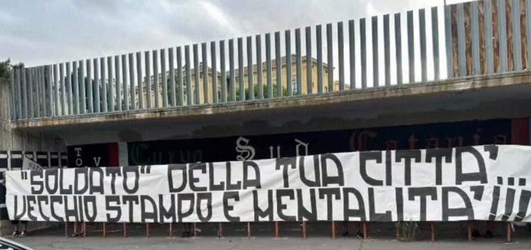 ULTRAS CATANIA: striscione in onore del tifoso del Napoli Vincenzo