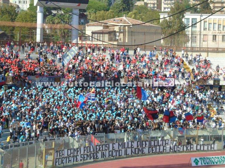 LA SICILIA: “Catania, altro pienone di tifo e sostegno. Rossazzurri compatti e consapevoli”