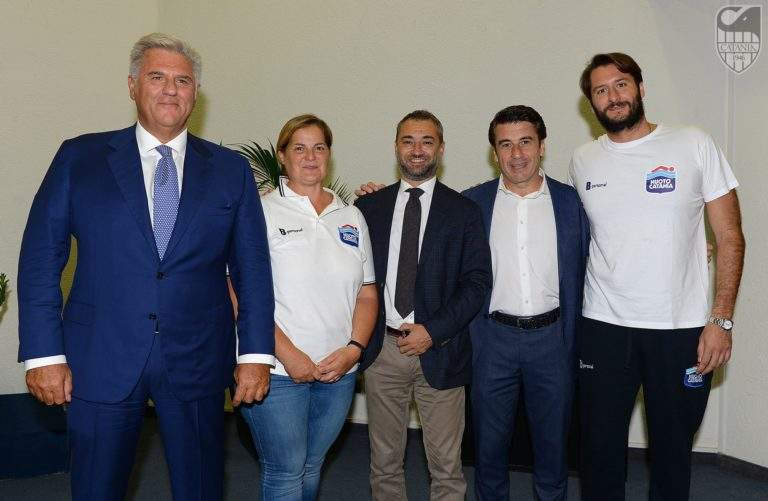 NUOTO CATANIA – Carra alla presentazione della squadra: “Giochiamo idealmente lo stesso campionato per dare lustro al nome della città”
