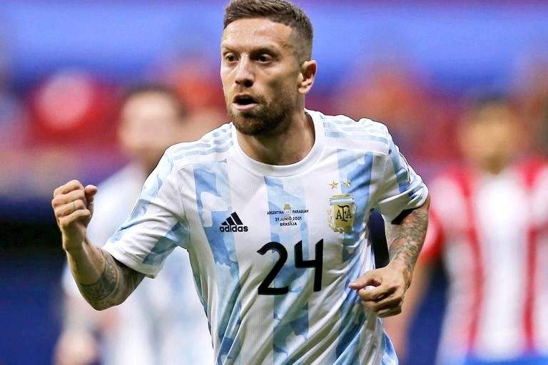 MONDIALI: tifo alternativo, gli italiani si schierano al fianco dell’Argentina di ‘Papu’ Gomez 