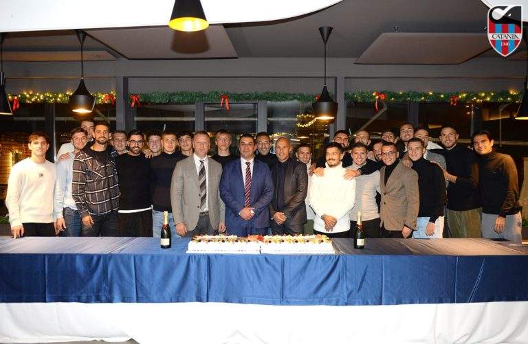 CATANIA: cena natalizia con Pelligra, auguri e brindisi