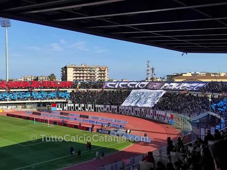 CURVA SUD CATANIA: “Catania-Rimini, coreografia in onore di Ciccio Famoso”